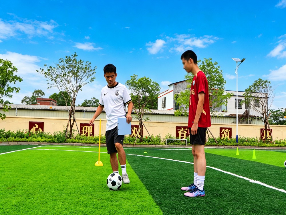 黄冈孩子叛逆管教学校怎么选？联系电话与择校指南